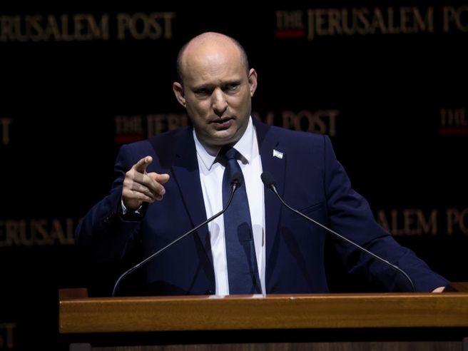 Israele annuncia quarta dose vaccino agli over 60, primo ministro Bennett: ‘non sprecate il vostro tempo’
