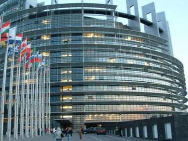 Cipro: il Parlamento Ue si schiera contro il prelievo sotto i 100.000 euro