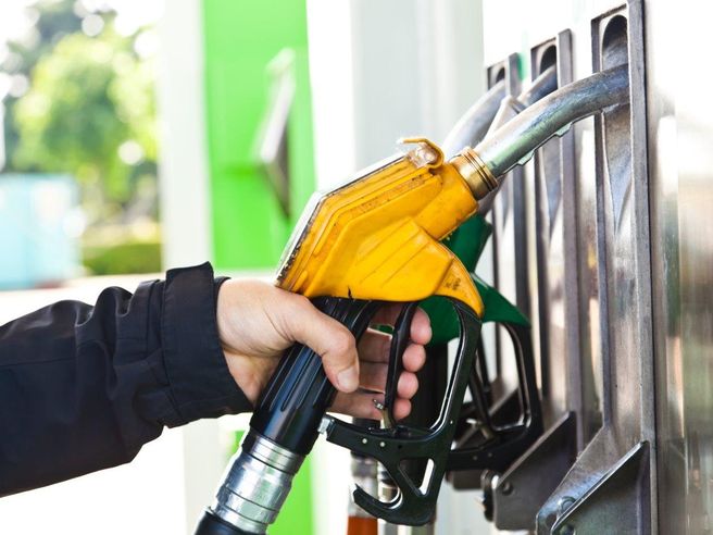 Carburanti, Mimit: prezzi più alti a Bolzano, più bassi nelle Marche e Veneto