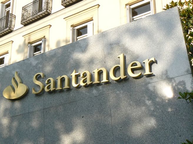 Santander: titolo estende le perdite di ieri, -3,5%