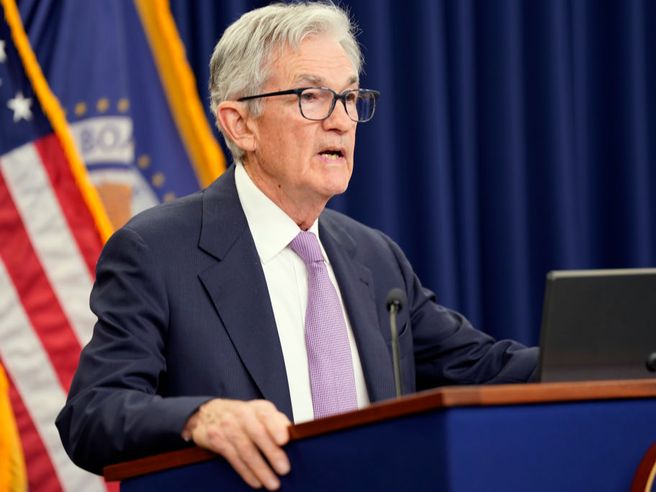 Powell apre a nuovo taglio tassi. Timori per shutdown e assenza dati