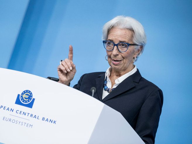 Bce e tassi, da Davos doccia fredda ufficiale Lagarde: ‘inflazione troppo alta’