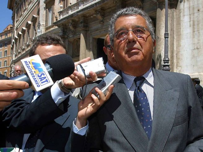 L’Espresso vola in Borsa su possibile fusione con La Stampa, attesa nota a mercato chiuso