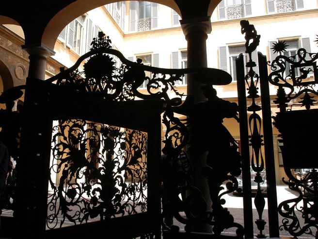 Mediobanca: utile record nell’esercizio 2023/2024. Ultime su dividendo e buyback