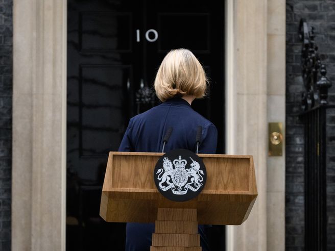 Liz Truss lascia: il mercato chiede risposte rapide (analisti)