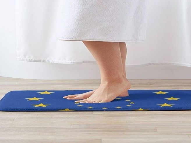 DAZI USA UE: ADULTI IN UNA STANZA!