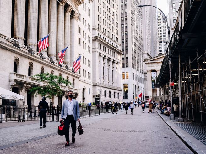 Pil Usa III trimestre rivisto al rialzo a +2,1%, ma al di sotto attese. Parametro inflazione confermato al 4,5%