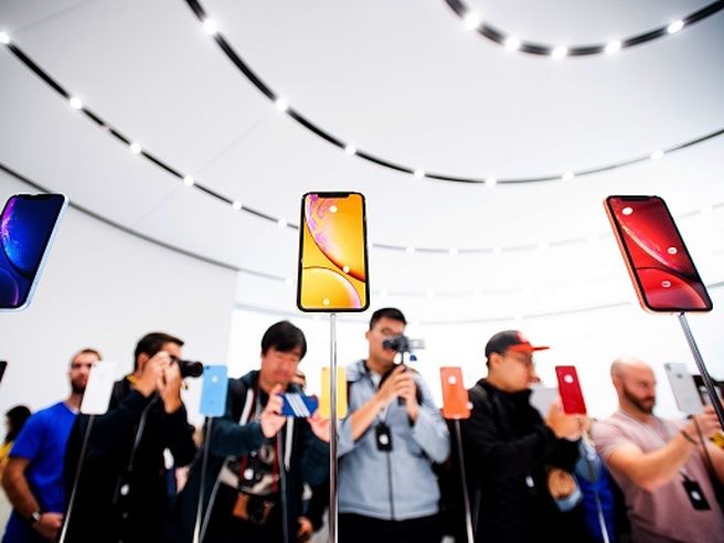 Piazza Affari: la febbre per il nuovo iPhone mette le ali al titolo STmicroelectronics