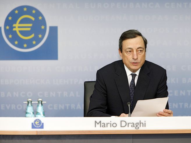 Draghi: mercato bond distorto in Eurolandia
