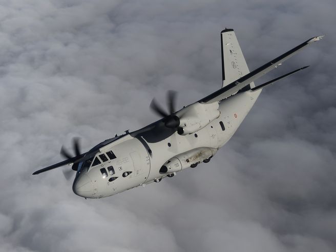 Leonardo: contratto pluriennale per supporto logistico ai velivoli c-27j