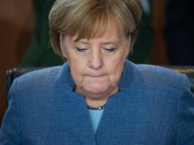 Merkel: Covid mette a rischio salute finanziaria della Germania