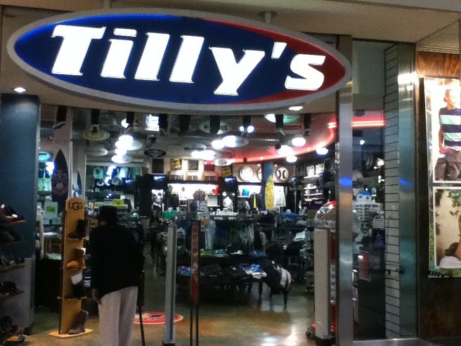 Tilly’s: l’avventura sul NYSE inizia all’insegna degli acquisti
