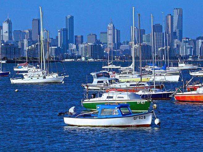Australia, Lowe (RBA): probabilità rialzo o taglio tassi bilanciate, difficile stretta monetaria in 2019