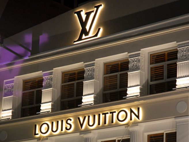 LVMH: tonica a Parigi dopo risultati terzo trimestre sopra attese