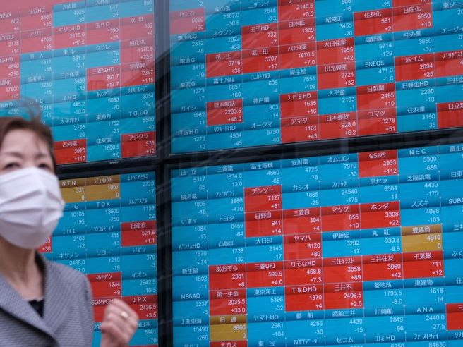 Borsa Tokyo cede l’1,58%, Asia contrastata dopo ennesimo calo Nasdaq