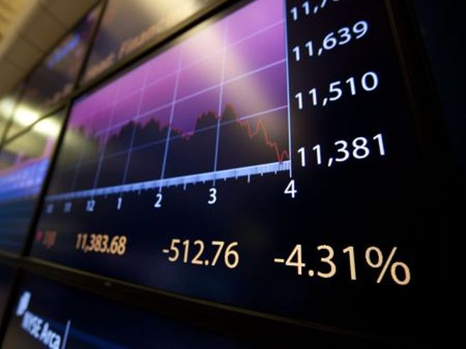 Wall Street apre di poco sopra la parità, tonfo per Facebook ed AIG