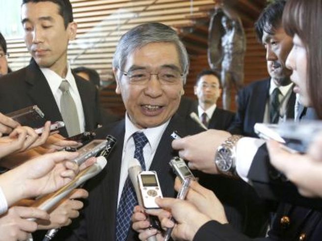 Giappone: Kuroda, sulla buona strada per sconfiggere la deflazione