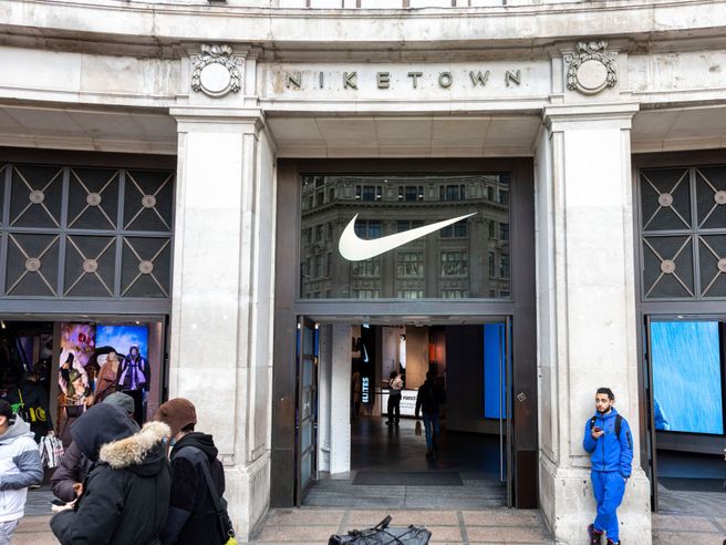 Wall Street: futures migliorano, passa l’effetto Powell. Nike +5% dopo trimestrale migliore delle attese