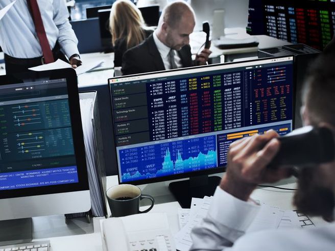 Borse europee poco mosse. Crollo a Londra per Imagination Technology