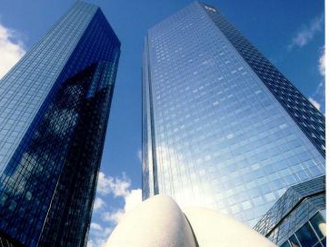 Deutsche Bank torna in utile nel III trimestre, ricavi +2%
