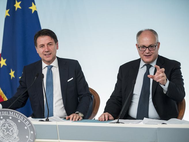 Polemica Mes, Gualtieri: ‘dibattito senza senso, riforma non prevede ristrutturazione preventiva del debito’