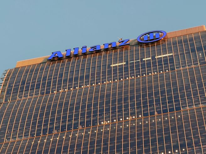Allianz, utile netto record di 10,8 miliardi di euro per il 2025
