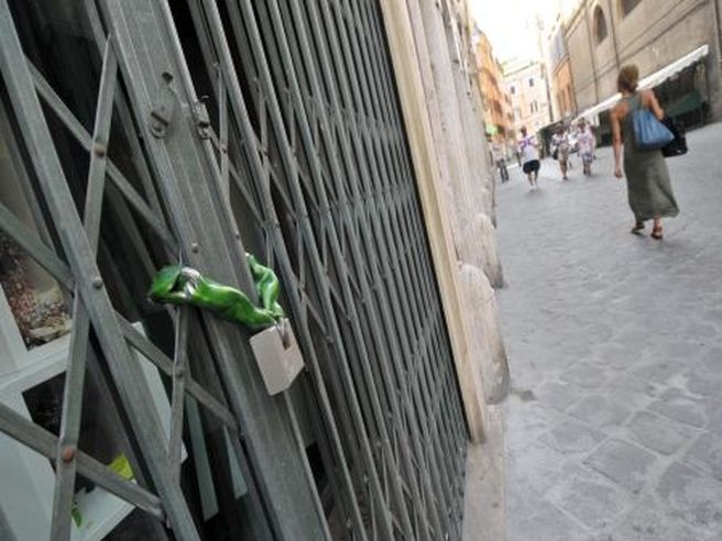 Crollo consumi: Unc, tsunami senza precedenti. Italia la peggiore d’Europa