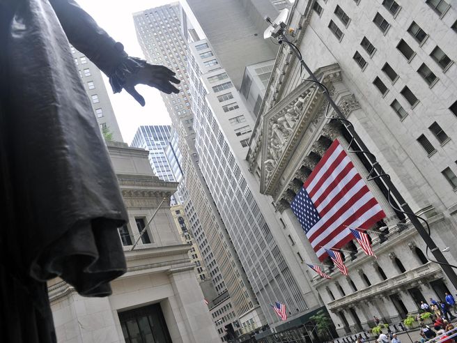 Wall Street inizia il 2020 all’insegna dei buy. Dow Jones balza di oltre 100 punti