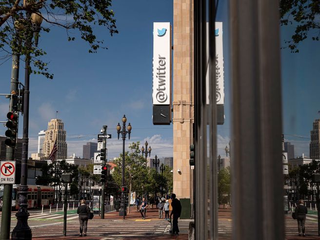 Twitter: modifiche IOS di Apple danneggiano meno del previsto e titolo corre dopo i conti