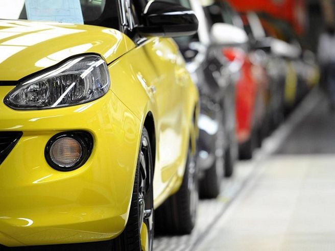 Produzione industriale: Confindustria vede +0,4% m/m a giugno