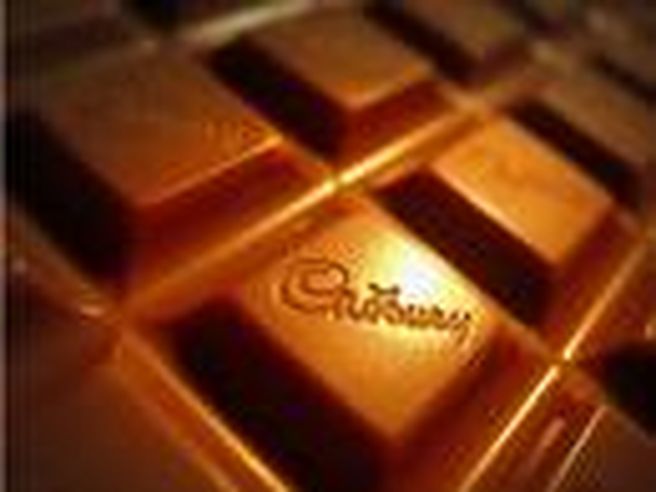 La battaglia per la cioccolata inglese continua: Cadbury torna a respingere offerta Kraft