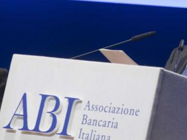 Banche: Abi, sofferenze nette a 86,9 miliardi, -2% rispetto a picco di novembre 2015