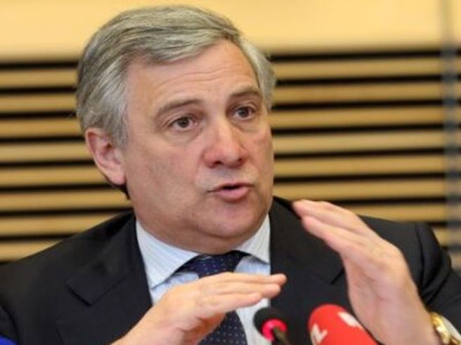 Manovra, Ue: ‘attendiamo ancora risposta’. Tajani contro governo M5S-Lega: ‘alla fine italiani pagano sempre per banche’