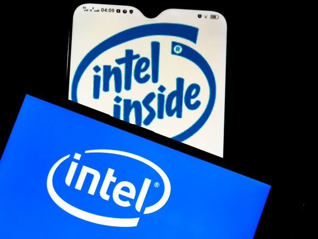 Intel: fatturato II trim mai così male rispetto a stime dal 1999. Colosso chip taglia guidance 2022: tonfo titolo -10% a Wall Street