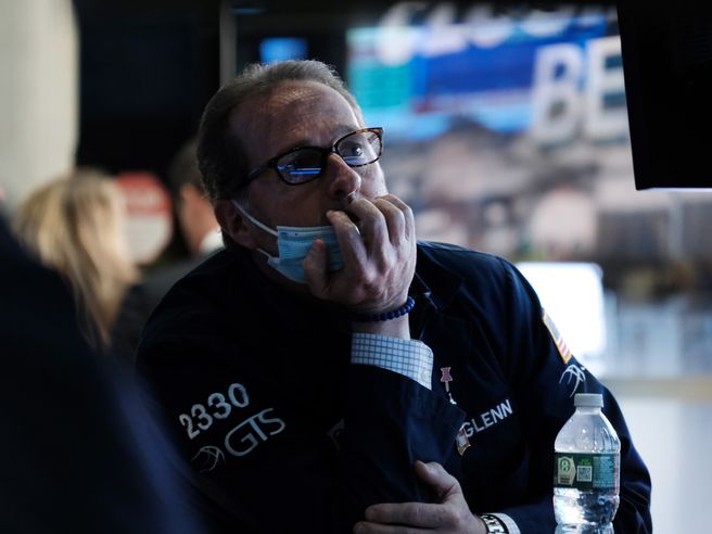 Dow Jones sale di 100 punti in attesa della Fed