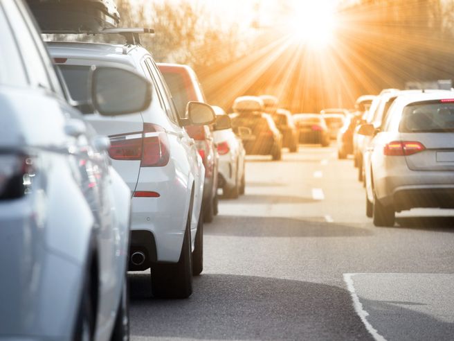 Auto, calano le immatricolazioni anche a maggio: -15% rispetto al 2021