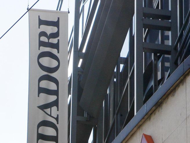 Mondadori passa in utile per 3,5 mln nel terzo trimestre, ricavi giù del 4,8% nei primi 9 mesi