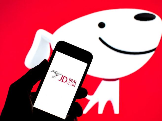 Borsa Tokyo +0,83%: effetto WS post ok FDA a pillola Pfizer anti-Covid. JD.com crolla a record da Ipo dopo mossa Tencent