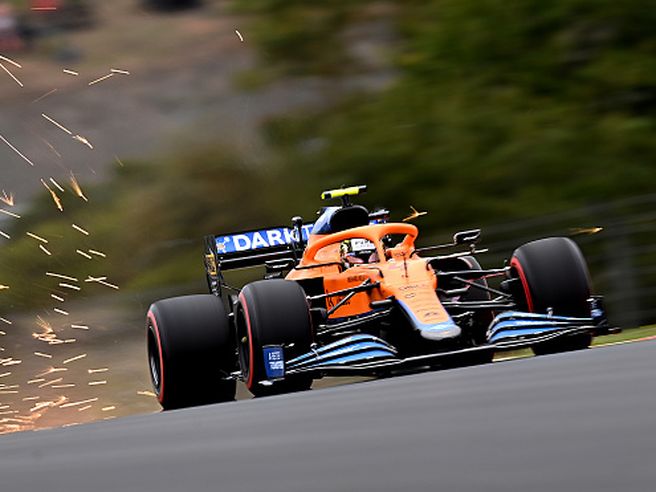 Audi corteggia McLaren per metter piede in F1, ma guarda anche a strade alternative. In Borsa è balzo per Ferrari