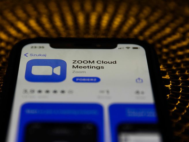 Zoom taglia previsioni: crescita ricavi rallenta ad una sola cifra