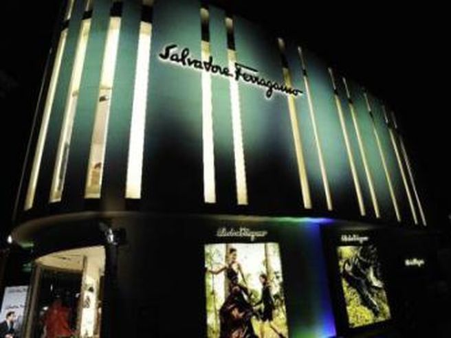 Salvatore Ferragamo: utile stabile a 113 milioni nei primi nove mesi, indebitamento in calo