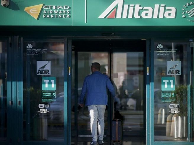 Alitalia: piano straordinario per limitare disagi da sciopero 15 dicembre