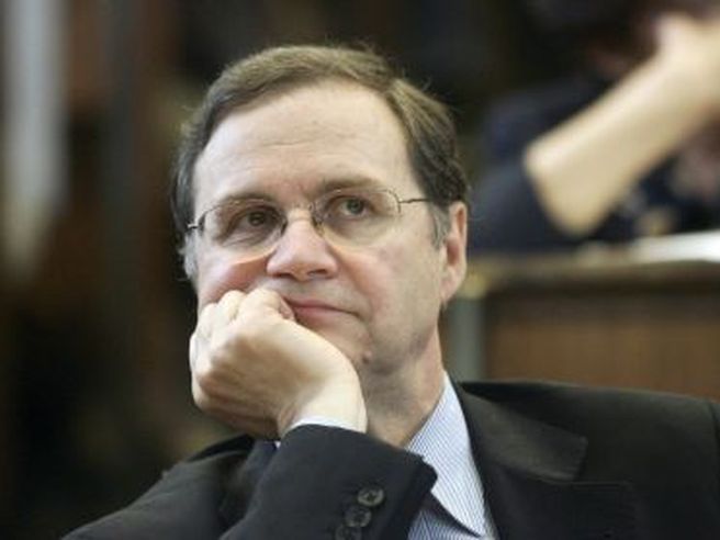 Visco: aggiustamento del bilancio controproducente senza riforme strutturali