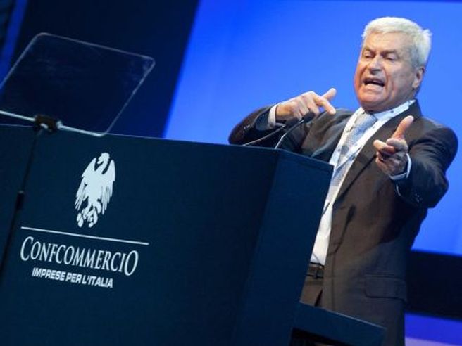 Confcommercio: Sangalli, spese obbligate continuano a salire