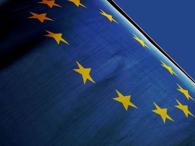 Eurozona: fiducia investitori migliora ancora a giugno, ma meno del previsto