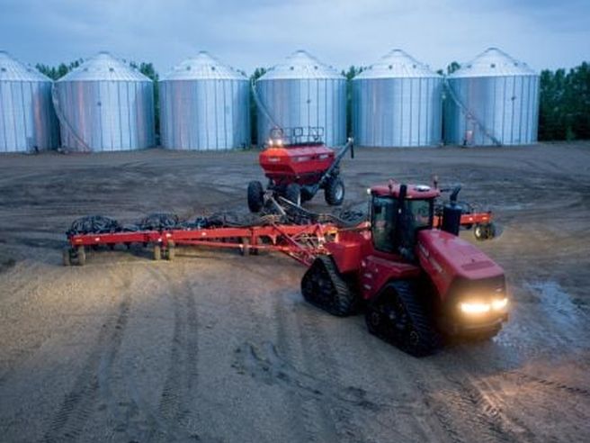 Cnh Industrial festeggia la doppia alleanza sulla connettività, titolo +5% a Piazza Affari