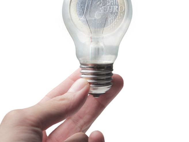 Abbassalabolletta: risparmi oltre 200 euro per luce e gas, più di 56.700 adesioni