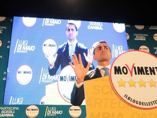 Di Maio: “Il mio ruolo messo ai voti su Rousseau”. Piena fiducia da Beppe Grillo: “Continua la battaglia”