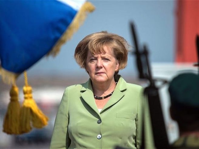 Grecia: oggi l’Eurogruppo, difficile un accordo. Ma la Merkel ci crede ancora