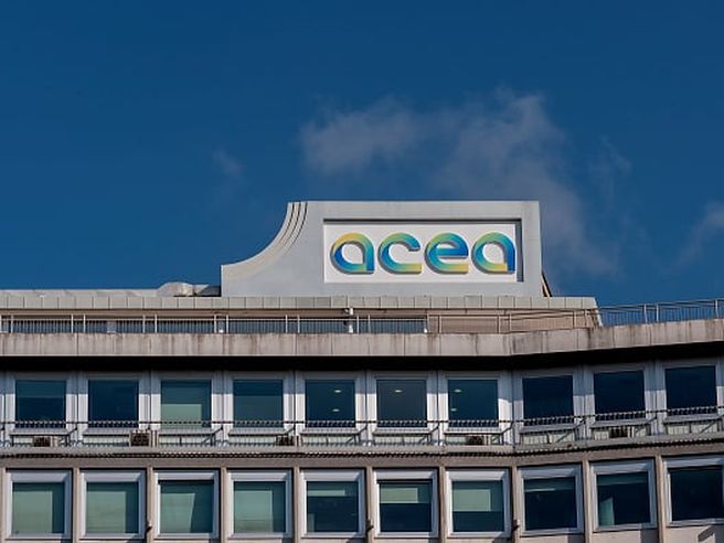 Acea: Standard Ethics alza long term expected rating